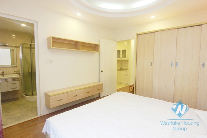 One bedroom apartment for rent in Ba Dinh, near Truc bach and West lake